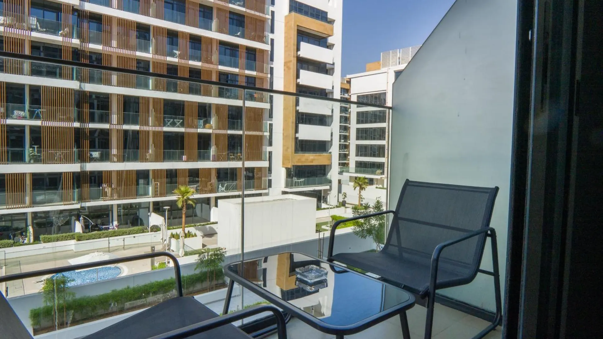 Easygo- Lavish Stu With Pool View In Azizi Riviera Apartment Dubai
